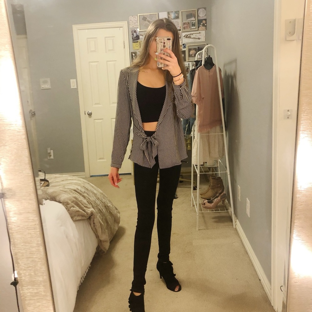Black and white pin striped wrap